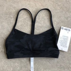 NWT - Lululemon Camo Flow Y Bra - Size 4
